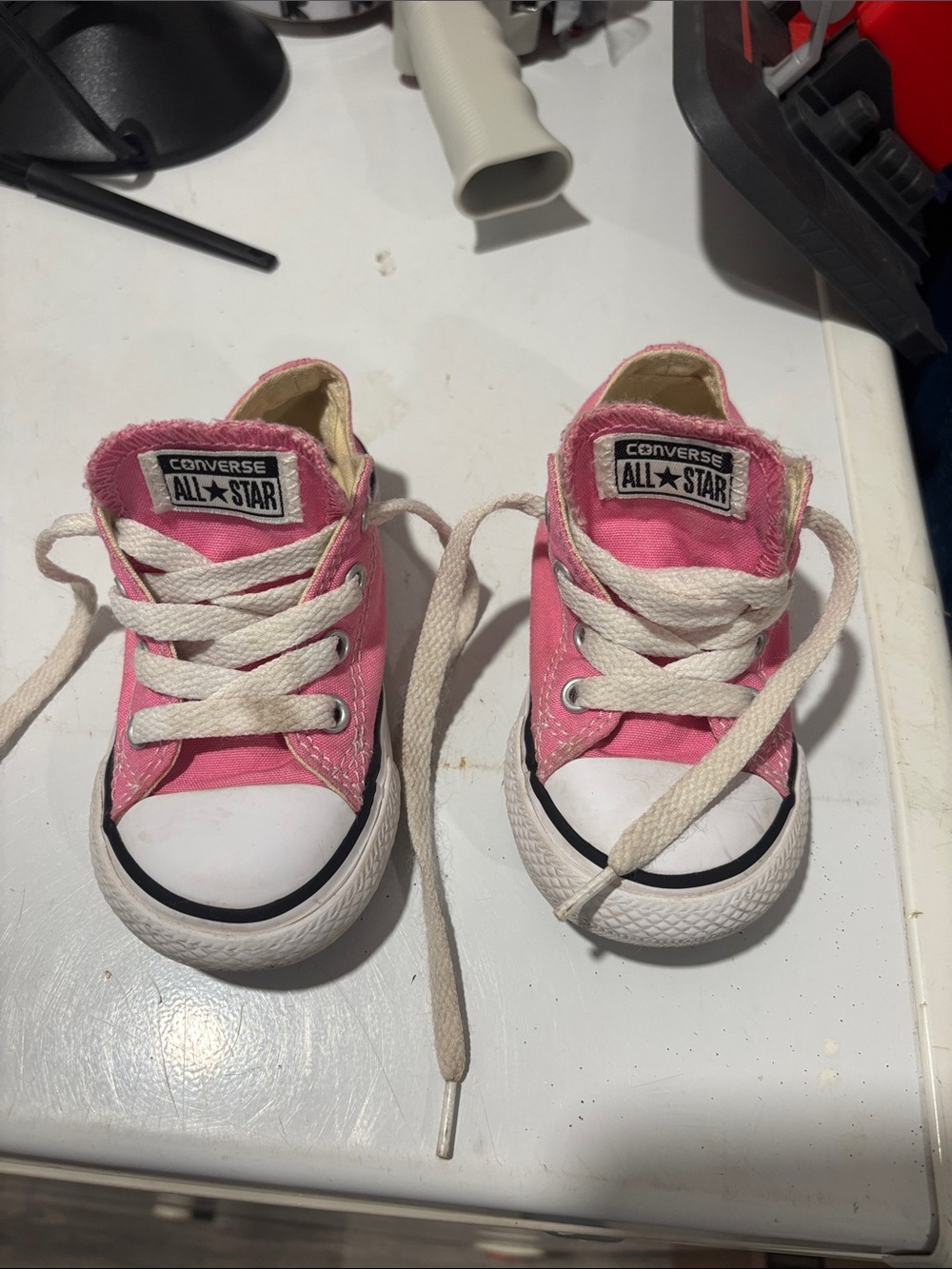 Converse Chuck Taylor All Star Pink Low Top Sneakers Toddler Size 6